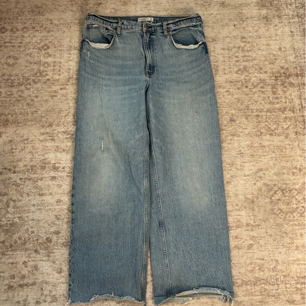 Abercrombie & Fitch Light Blue Relaxed Women’s Jeans